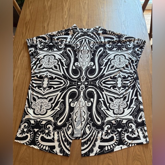 CHICO'S | Paisley Tunic Liquid Knit Top XL Black White Split Back V neck XL - Picture 5 of 5